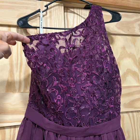 NWT Women’s plum formal one shoulder dress - Picture 2 of 9